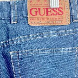 RARE! Vintage Y2K GUESS Straight Leg Denim Blue Jeans. Size 28